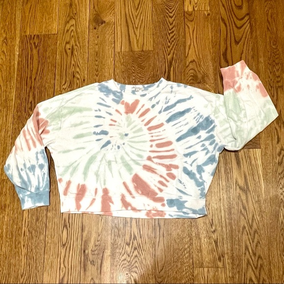 Z Supply Tie Die Sweatshirt & Short Set - Picture 4 of 9